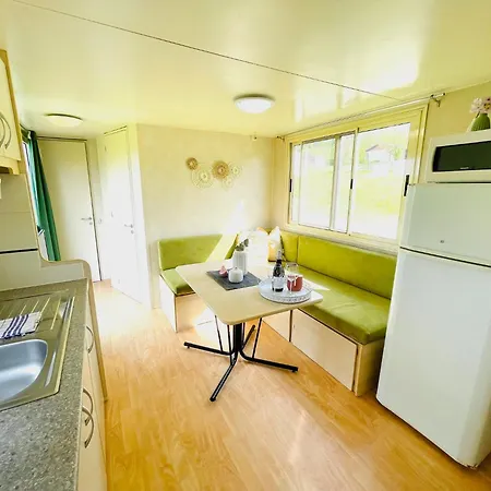 Mobilheim Holiday home Vyrovice